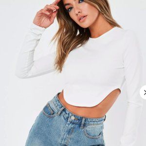 SOLD❌MISSGUIDED WHITE CURVE HEM CROP LS TOP NWT